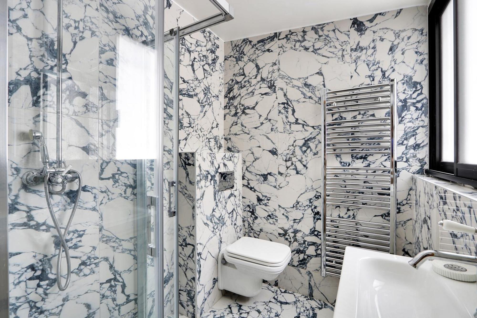 Apartment Pick A Flat's In Monrmartre - Rue Lepic *